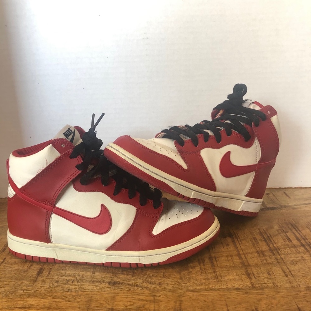 NIKE DUNK HIGH VARSITY RED SIZE US 6Y 308319-661